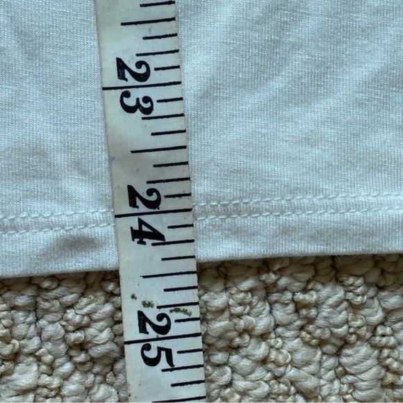 Tahari black scoop neck short sleeve tee shirt Medium NWOT - Picture 10 of 11